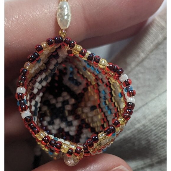 Hand Beaded Glass Amulet Bag Necklace With Heart Pattern - Picture 5 of 7